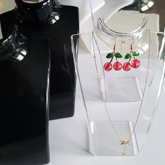 Earrings Display Necklace Display (20 cm heigh x 13.5 cm width x 6 cm) - Picture 3 of 17